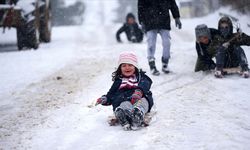 Bazı illerde kar nedeniyle eğitime bir gün ara verildi