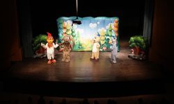 Çocuklar Yarıyıl Tatilinin İlk Gününü Büyükşehir’in Tiyatrosuyla Değerlendirdi