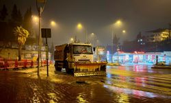 Büyükşehir Kar Alarmında; Ekipler Gece Boyunca Sahada