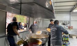 Saçaklızade Vakfı günlük 3 bin aileye iftar yemeği ulaştırıyor