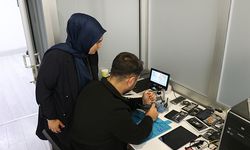 Depremzede aile siber güvenlik laboratuvarıyla hayata tutundu