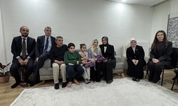 AK Partili Kaya, depremzede ailenin iftar sofrasına konuk oldu