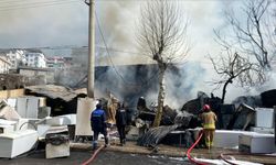 İş Yeri Deposunda Çıkan Yangın Söndürüldü