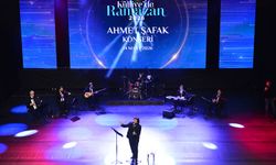 Sanatçı Ahmet Şafak'tan Kulliye'de Ramazan Konseri