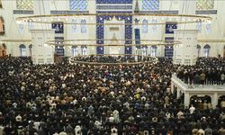 Çevre İllerde Bayram Namazı Kılındı