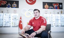 Rıza Kayaalp güreş kariyerinde ve hayatında iz bırakan fotoğrafları yorumladı