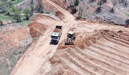 Büyükşehir, Nurkak’taki Yeni Köy Evlerinin Ulaşımını İyileştiriyor