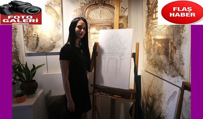 Hataylı ressam çizimlerini kahve ve çay dökerek renklendiriyor