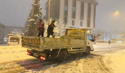 Kar Nedeniyle 61 Mahalleye Ulaşım Sağlanamıyor