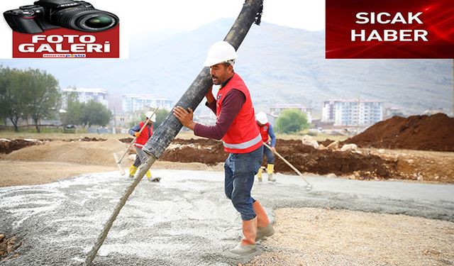 Elbistan'da dar gelirli depremzedeler için yapılan 40 konutun ilk harcı döküldü