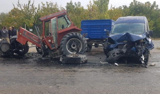 Elbistan’da traktör ikiye bölündü