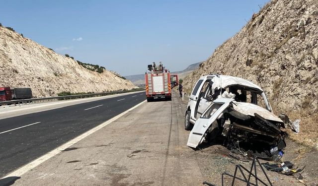 Kahramanmaraş-Gaziantep yolunda feci kaza: 2’si ağır 6 yaralı