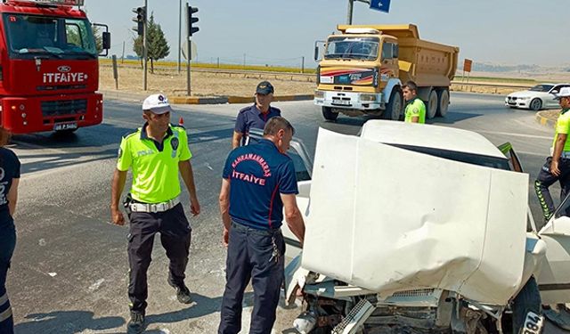 Pazarcık’ta iki otomobil çarpıştı: 1 yaralı