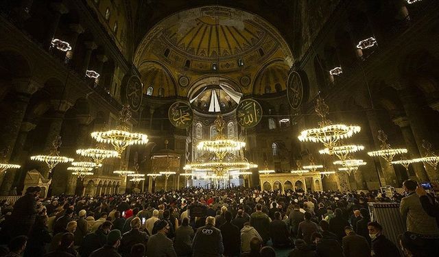 Bugün Mevlit Kandili idrak ediliyor