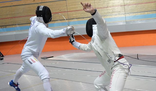 Eskrimciler, Gaziantep'te piste çıktı