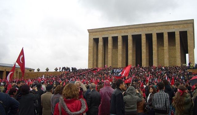 10 Kasım Atatürk'ü anma günü ve Atatürk haftası