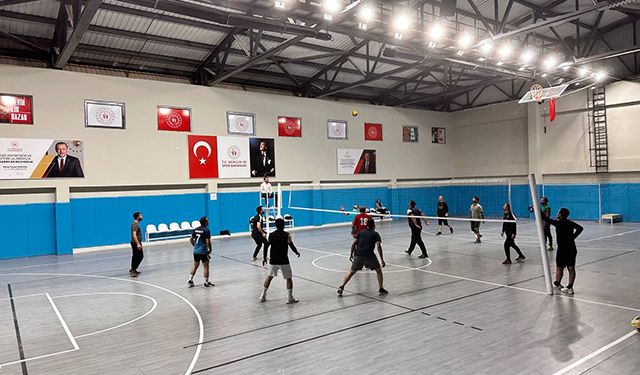 Öğretmenler Günü voleybol turnuvası başladı