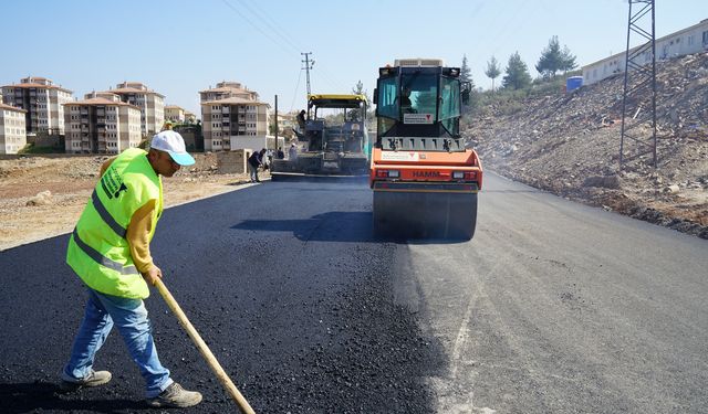 Büyükşehir Türkoğlu’nda Arterleri Bir Bir Yeniliyor