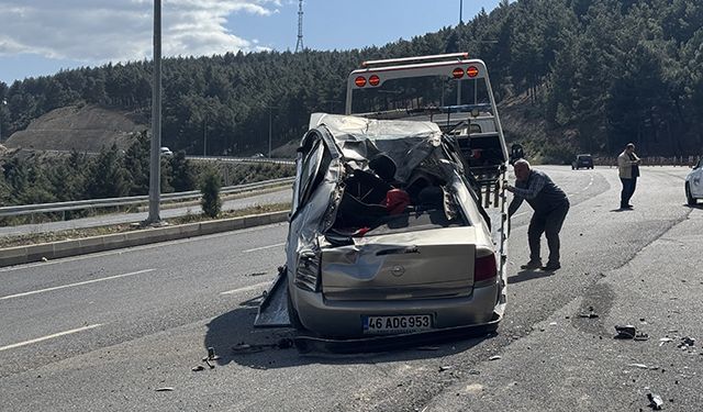 Üç otomobilin karıştığı kazada 7 kişi yaralandı