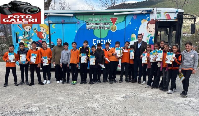 Mobil Çocuk Kütüphanesi, Kitap Sevgisi Aşılamaya Devam Ediyor