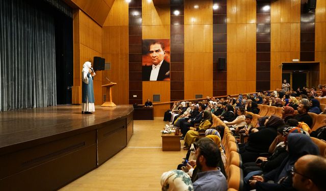 “Aile; İnsanın İlk Yuvası, İlk Okulu, En Güvenli Limanıdır”