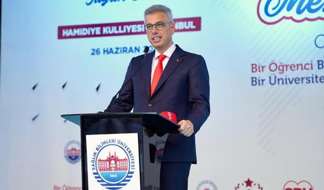 Memişoğlu, SBÜ mezuniyet törenine katıldı