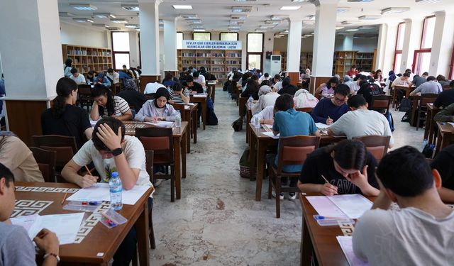 Büyükşehir’den 11 İlçede Üniversite Adaylarına YKS Provası