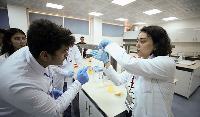 Depremzede öğrenciler nanoteknoloji ile tanıştı