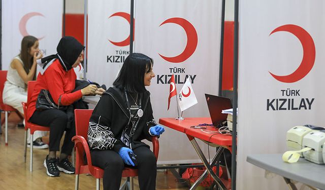 Türk Kızılay 2,3 milyon gönüllü kan bağışçısıyla dünyada 3'üncü oldu