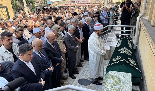 Bina yangınında ölen anne ve çocuğu defnedildi