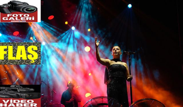 Fuarın Zirve Gecesi; Merve Özbey Sahneye Damga Vurdu