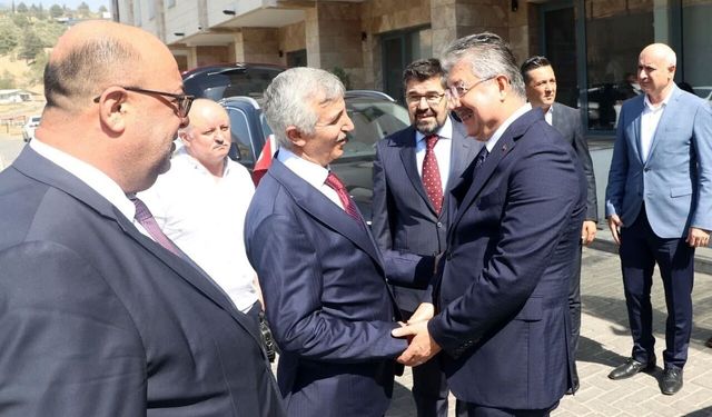 Osmaniye ve Kahramanmaraş Valileri, Dulkadıroğlu Belediyesi'ni Ziyaret Etti