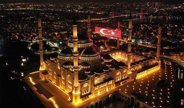 90 bin camide dualar edildi
