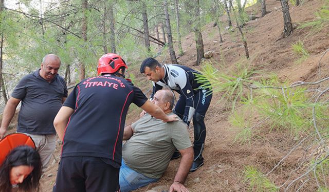 Ormanda ayağı kırılan 2 kişiyi itfaiye kurtardı