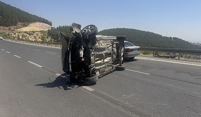 Takla Atan Hafif Ticari Aracın Sürücüsü Yaralandı