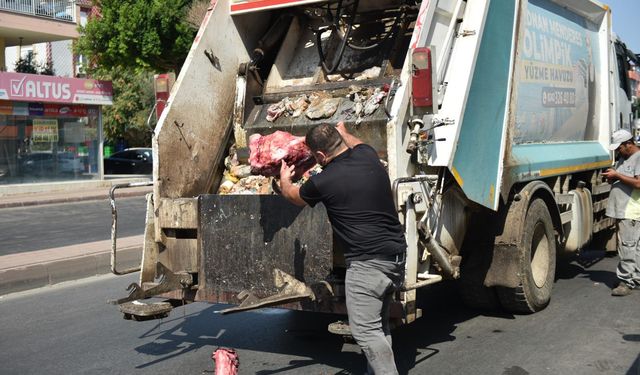 Antalya'da yapılan gıda denetiminde bir işyerinde son kullanma tarihi geçmiş ürünlere el konuldu