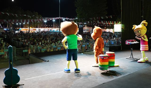 Çocuklar Fuarda Kukuli İle Unutulmaz Bir Gece Yaşadı