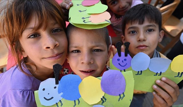Mevsimlik tarım işçilerinin çocukları, okulda eğlenip öğreniyor