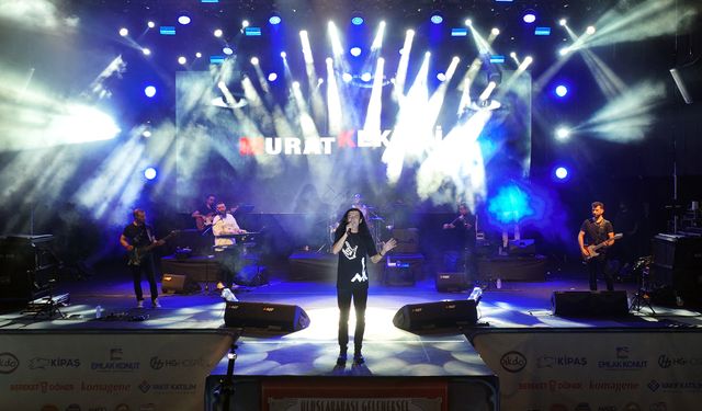 Murat Kekilli Ağustos Fuarı’nda Sahne Aldı, KAFUM Dev Bir Koroya Dönüştü