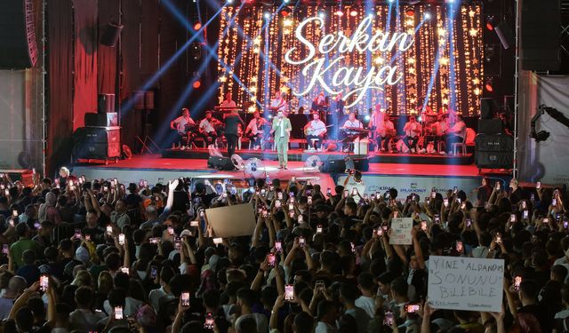 Serkan Kaya Arabesk Ezgilerle Coşturdu