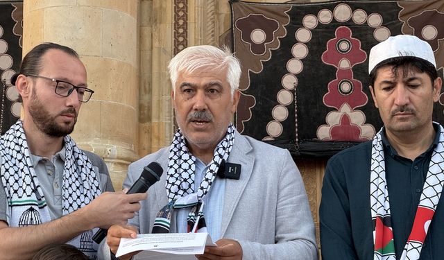 Aileler sabah namazında Gazze için bir araya geldi