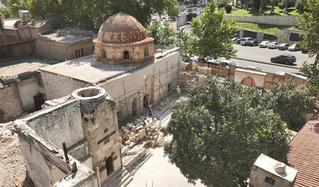 Boğazkesen Camisi'nde restorasyon çalışmaları sürüyor