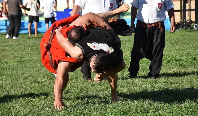 Kahramanmaraş Aşırtmalı Aba Güreşi Türkiye Şampiyonu