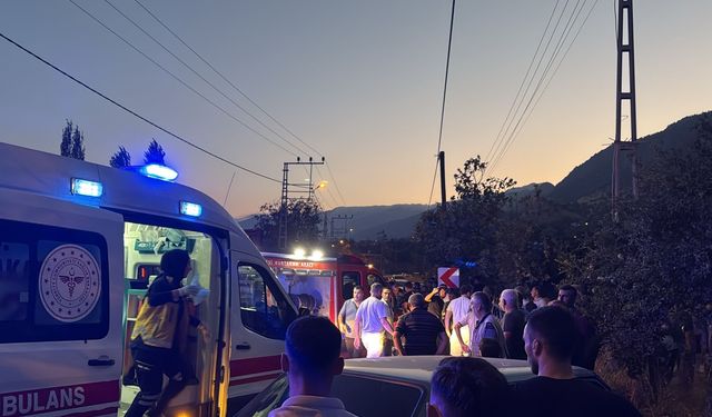 3 Aracın Karıştığı Kazada 6 Kişi Yaralandı