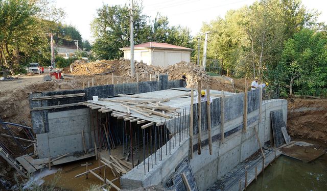 Büyükşehir’den Türkoğlu’na Yeni Köprü Menfez