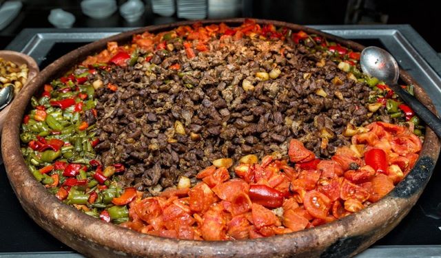 Yöresel Sevenlere:  Eli Böğründe Tarifi