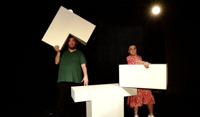 'İlişki Geliştirme Merkezi’ günümüz ilişkilerini cesurca irdeliyor