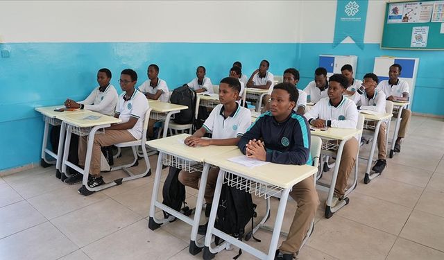 Türkiye Maarif Vakfı Somali'de geleceğin nesillerini yetiştiriyor