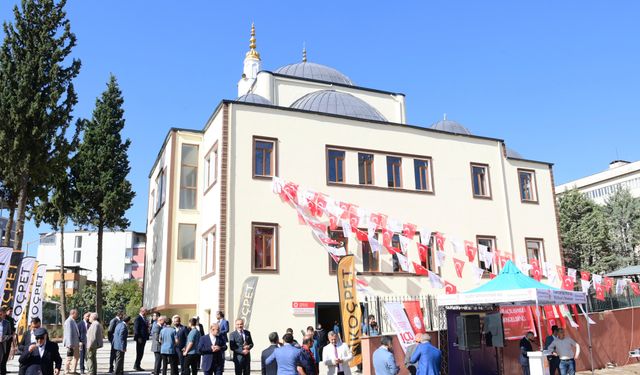 İbrahim Koç Uygulama Camii ve Filiz Koç Kur’an Kursu, Dualarla Hizmete Açıldı