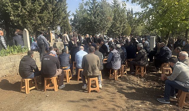 Eski Eşi Tarafından Öldürülen Kadın İle Annesinin Cenazeleri Defnedildi